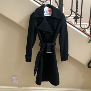 Lovely wool size 4 trenchcoat